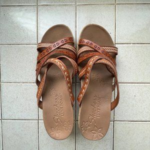 Sketchers Luxe Foam Brown wedge sandals size 9